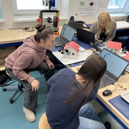 RoboFuture: Inovativní workshopy robotiky pro školy v regionu