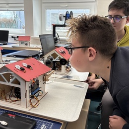 Workshopy Robofuture na naší škole v plném proudu