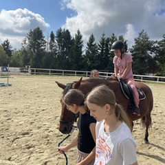 7.A a 7.B  na adaptačním výletě v Horní Loděnici